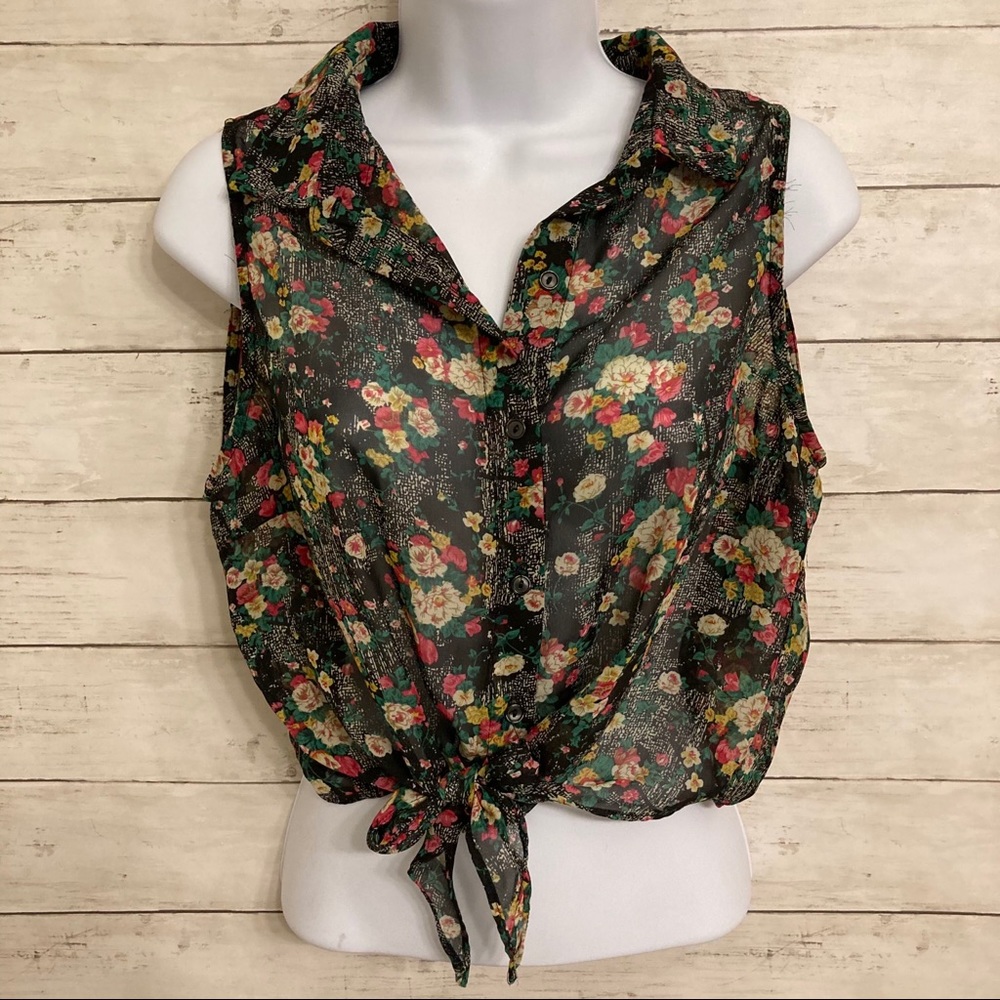 ⭐️ sheer floral crop top
